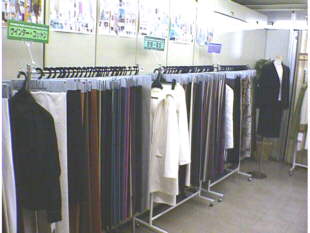 �������R