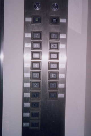 �G���x�[�^�[